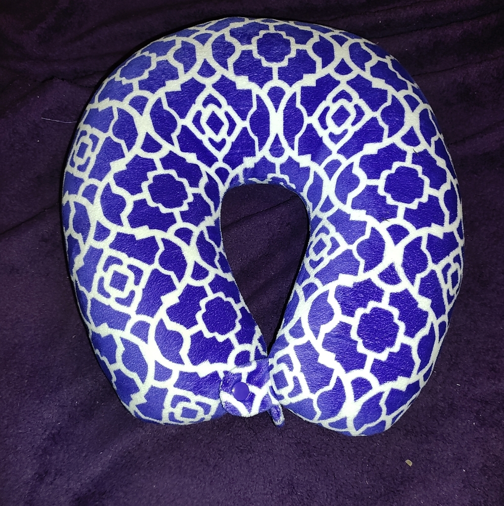 Neck pillow never used